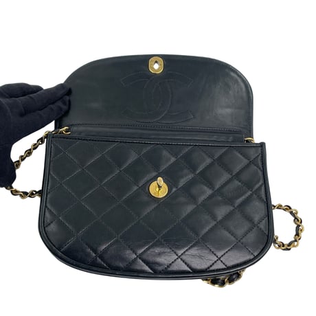 CHANEL　パリ限定　チェーンショルダーバッグ