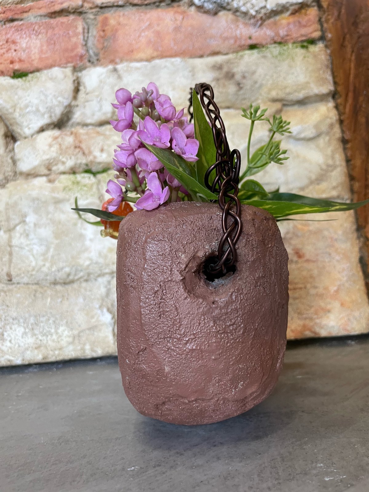 モルタル造形 多肉植物用植木鉢（カゴ型）作者：どんぐり | Vista