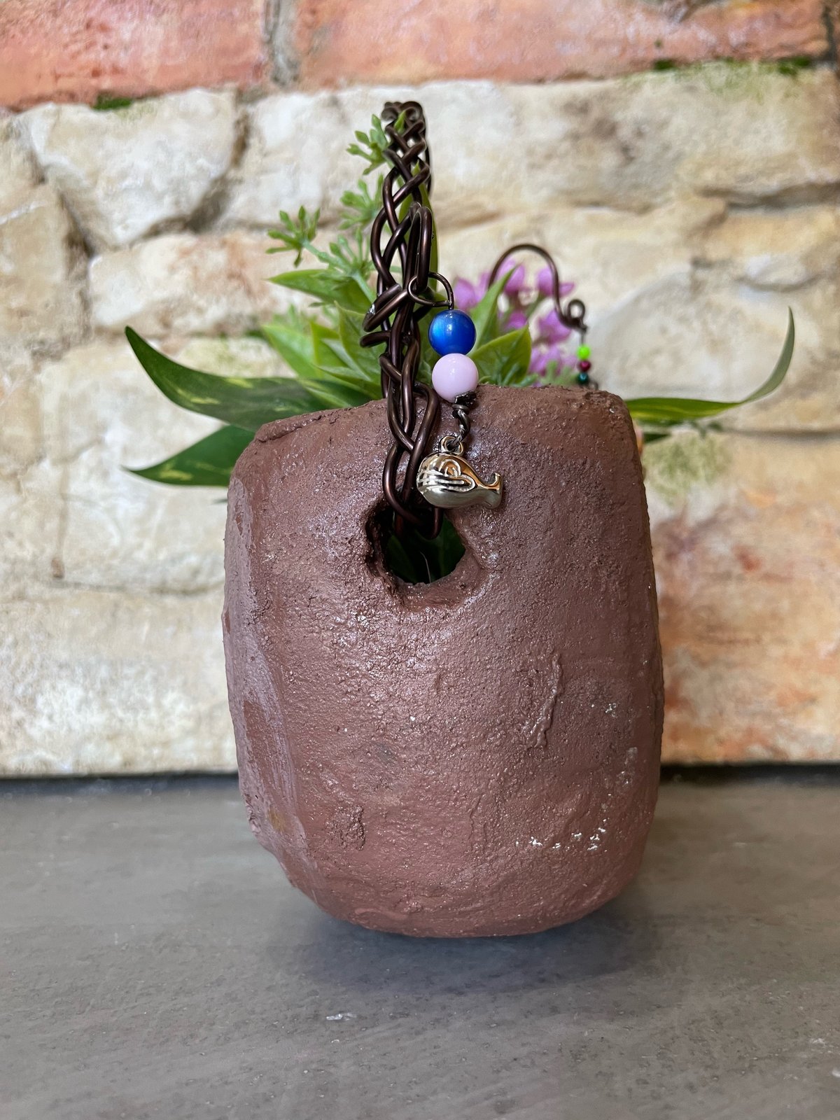 モルタル造形 多肉植物用植木鉢（カゴ型）作者：どんぐり | Vista