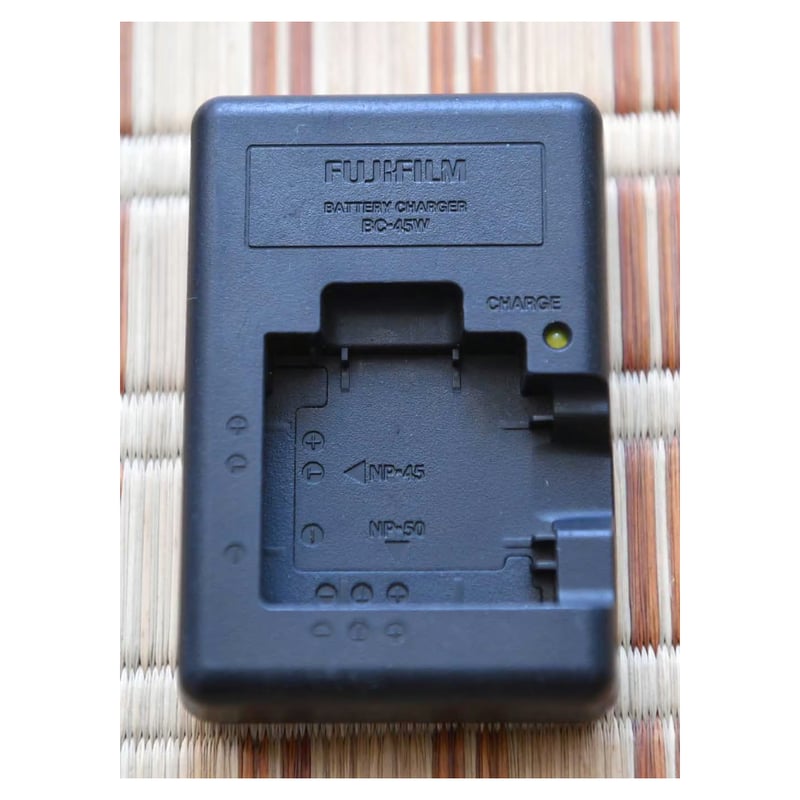 未使用 BC-45W フジフィルム 純正 充電器 NP-45A NP-45S | 【年中無休】