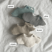 triple gauze bib