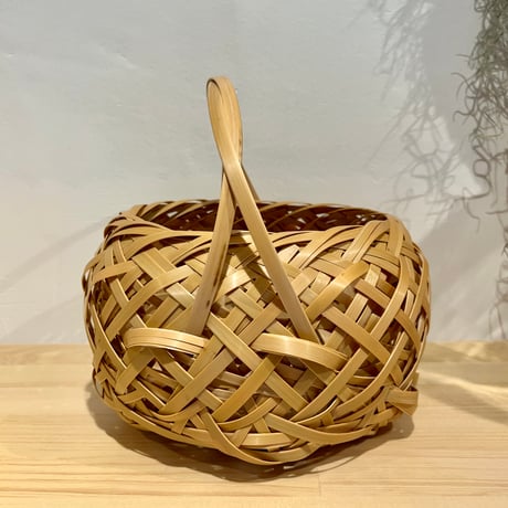 丸手付き小物入れ