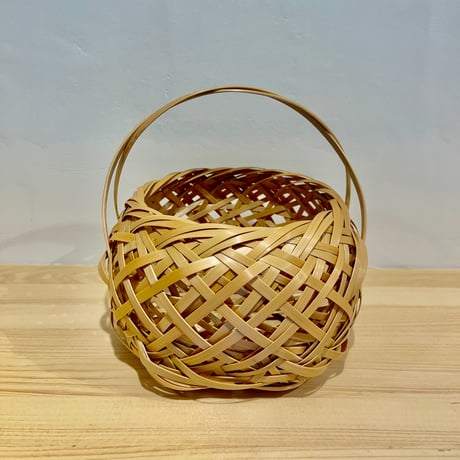 丸手付き小物入れ