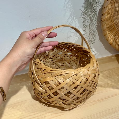 丸手付き小物入れ