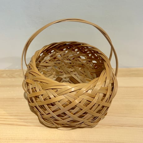 丸手付き小物入れ