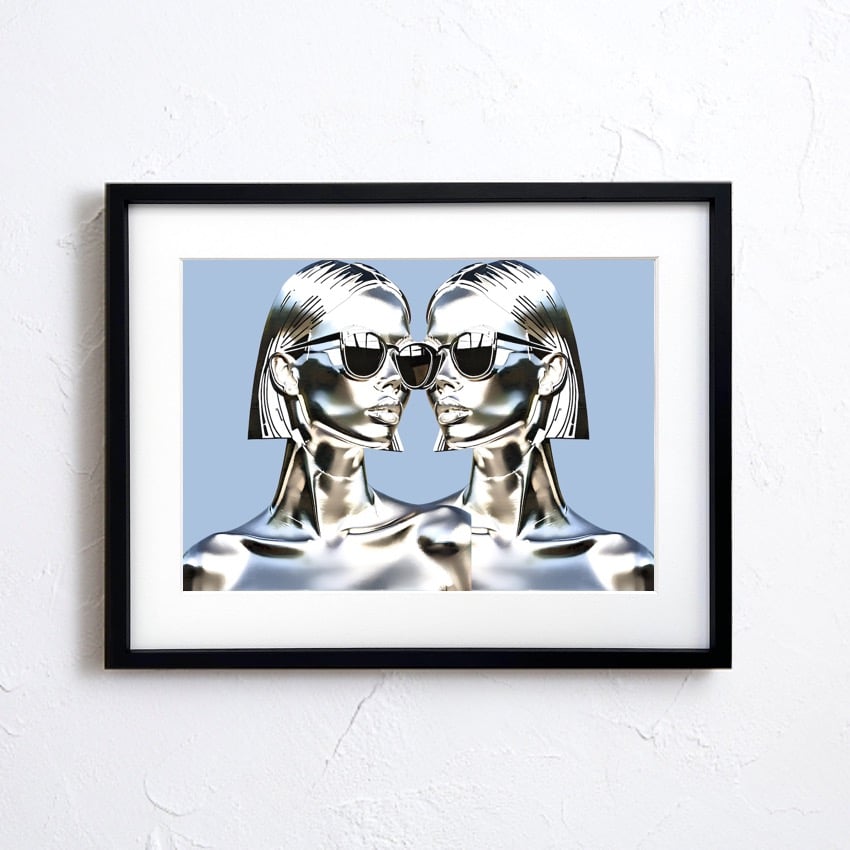 Iron Woman - Twinz｜メタリックな女性像を描いたスタイリッシュアート