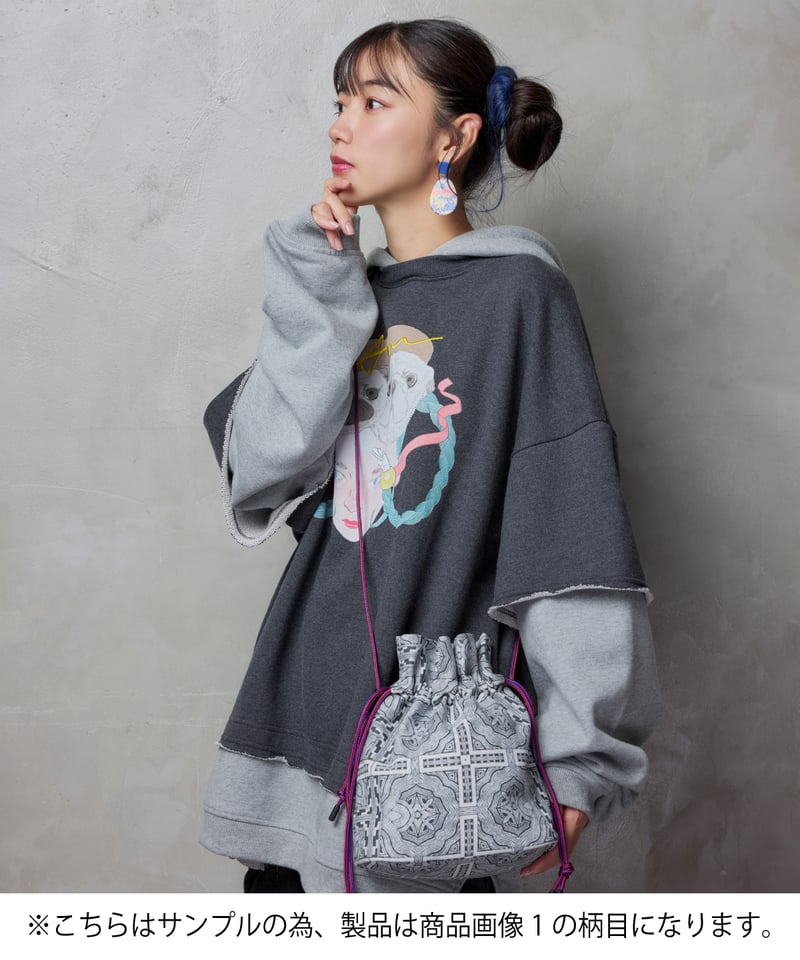 ドローストリングショルダーバッグ（Apsu Shuseiモデル