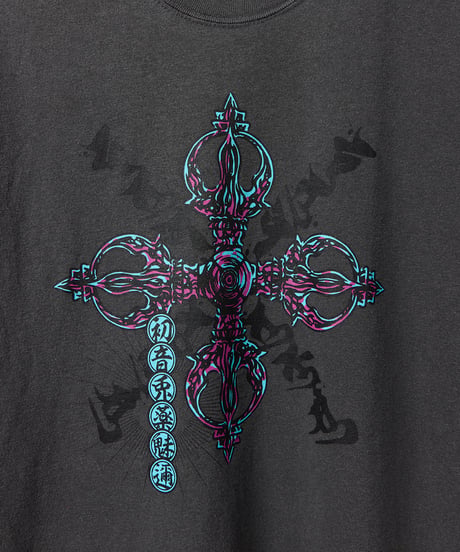 【初音兎薬魅邇】Crush your evil passions Tシャツ【Front】（闇色）
