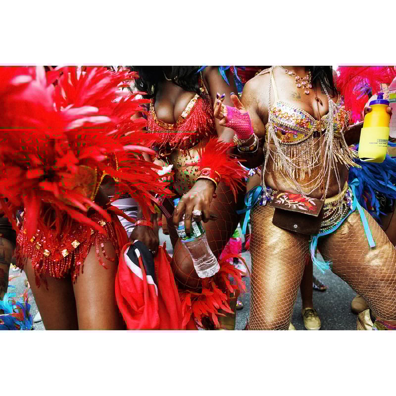 南しずか写真集『MINAMI Carnival』限定300部（直筆サイン入り