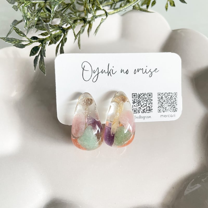 ミックスさざれ石のしずく型ピアス＆イヤリング レジン天然石ピアス