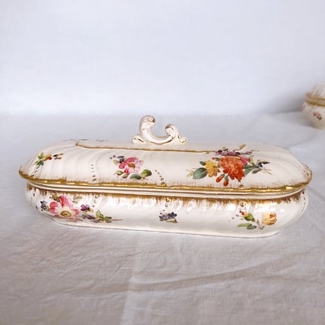 サルグミンヌ窯 | STORES