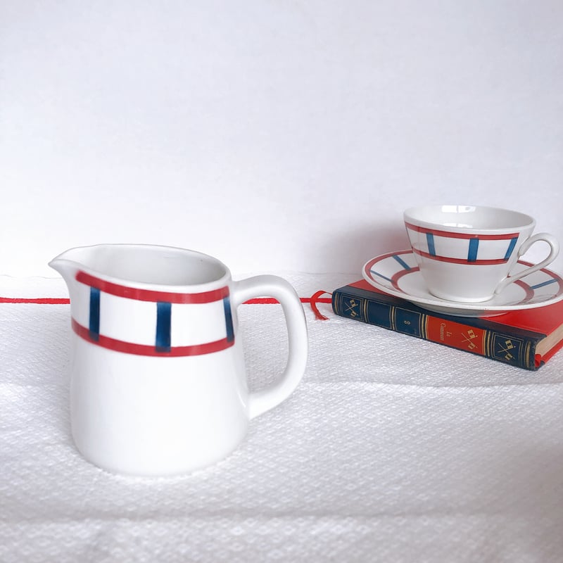 フランスヴィンテージ 敷物　陶器製　ブロカント フランス製ヴィンテージ陶器の黒猫オブジェ存在感あり