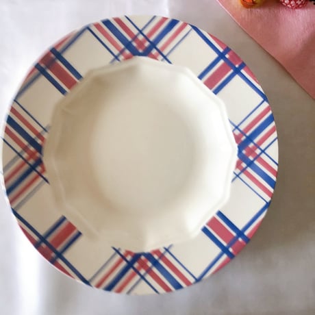 クレイユエモントロー | STORES