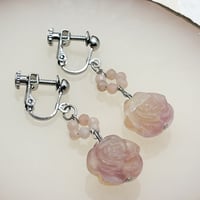 薔薇型フローライトのピアス・イヤリング(ピンク)