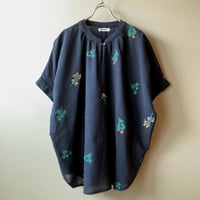 インド お花の刺繍のプルオーバーブラウス ブラック