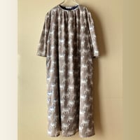 インド ナンディン柄のワンピース ベージュ