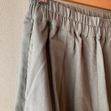 タイ タイコットンのワイドパンツ カーキ