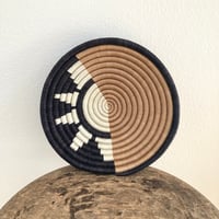 ルワンダ 太陽のサイザルバスケット