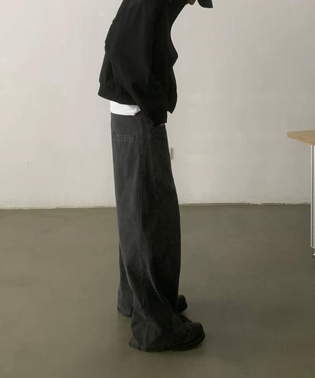 Black Wash Curved  Loose Jeans