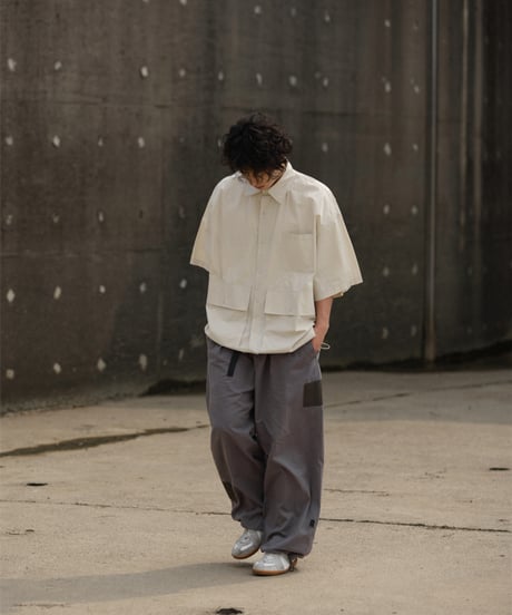 LOOSE LAPEL MULTI-POCKET SHIRT / 2COLORS