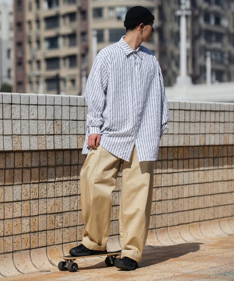 SEERSUCKER OFF-SHOULDER SHIRT / 2COLORS