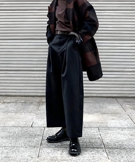 Wide Straight Tuck Pants