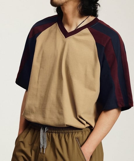Raglan Border V-neck T-shirt  / 2color