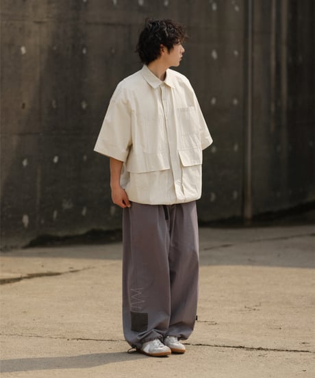 LOOSE LAPEL MULTI-POCKET SHIRT / 2COLORS