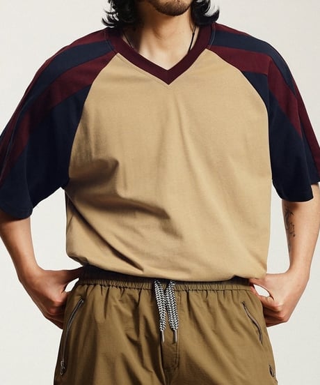 Raglan Border V-neck T-shirt  / 2color
