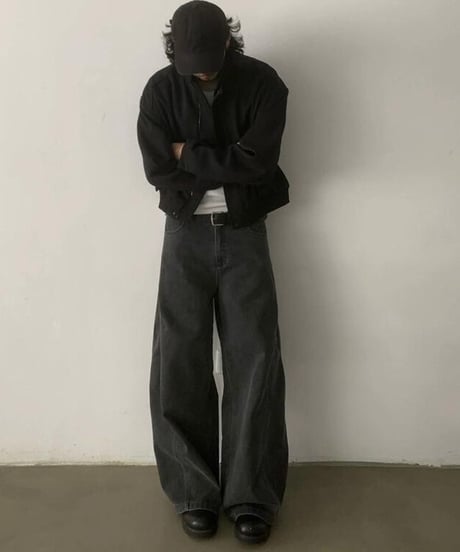 Black Wash Curved  Loose Jeans