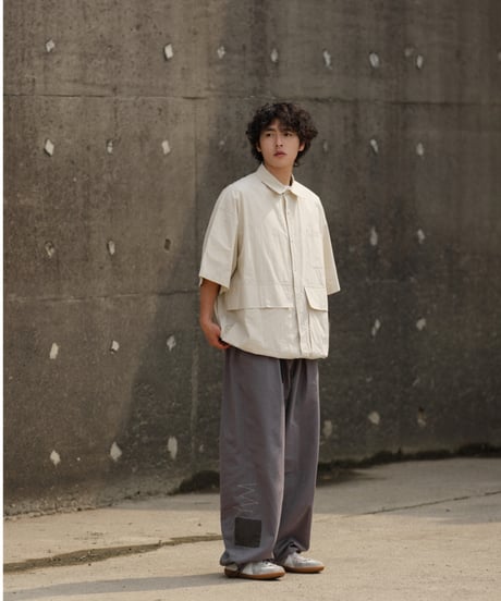 LOOSE LAPEL MULTI-POCKET SHIRT / 2COLORS