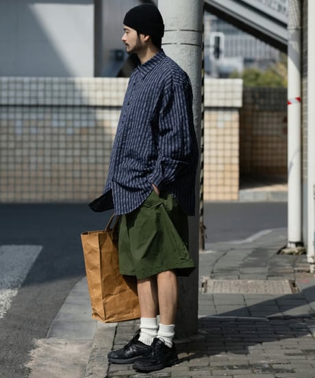 SEERSUCKER OFF-SHOULDER SHIRT / 2COLORS