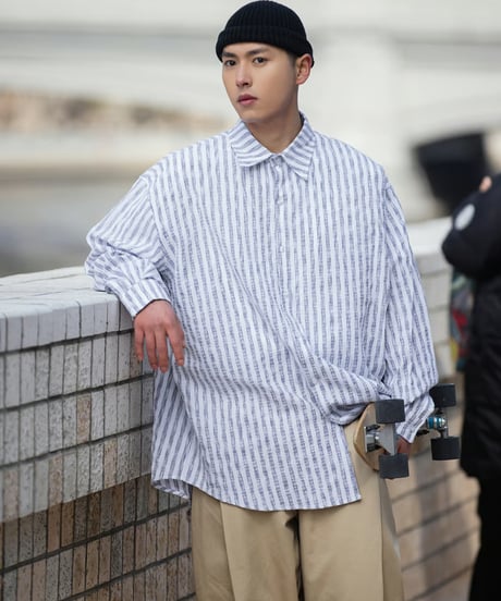 SEERSUCKER OFF-SHOULDER SHIRT / 2COLORS
