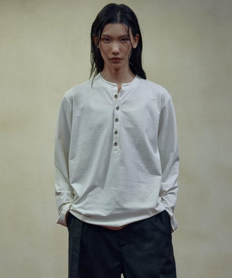 Minimalist Long-Sleeve Top / 2color