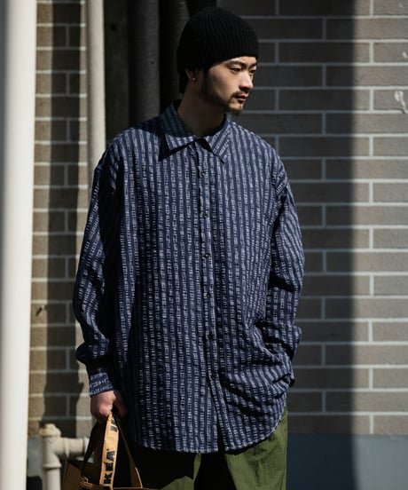 SEERSUCKER OFF-SHOULDER SHIRT / 2COLORS