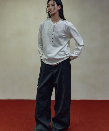 Minimalist Long-Sleeve Top / 2color