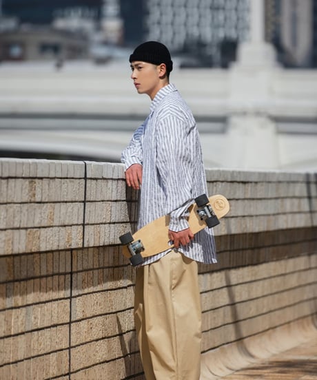SEERSUCKER OFF-SHOULDER SHIRT / 2COLORS