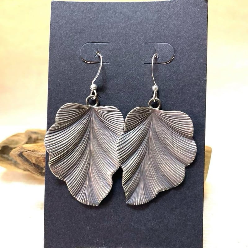 カレンシルバー ピアス Leaf | 旅するエスニック humming bird