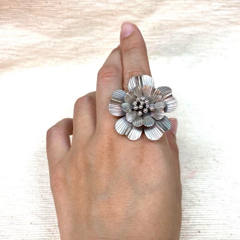 カレンシルバー リング Flower | 旅するエスニック humming bird カレンシルバー リング Flower | 旅するエスニック humming bird