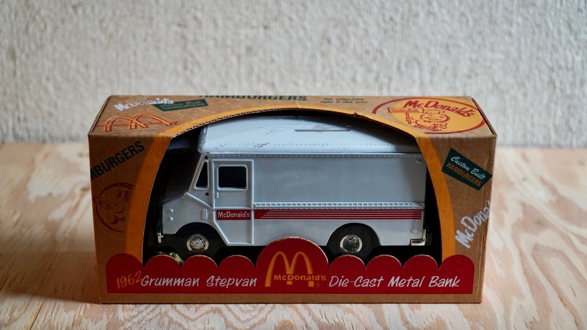 ダイキャストミニカー　貯金箱　マクドナルド ダイキャストミニカー貯金箱マクドナルド