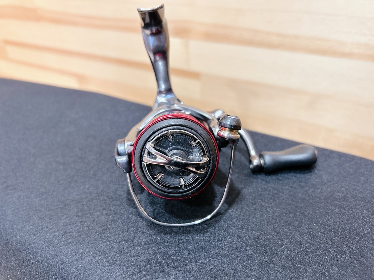 美品中古リール】 ◉Shimano ☆ '16 ストラディック CI4+ C2000S