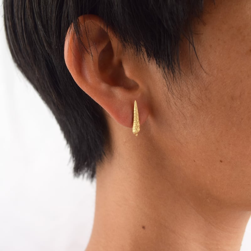 オカベマキコ しゃぼんの実 ピアス ヘリックスに18金製キングエンドをご使用いただきました