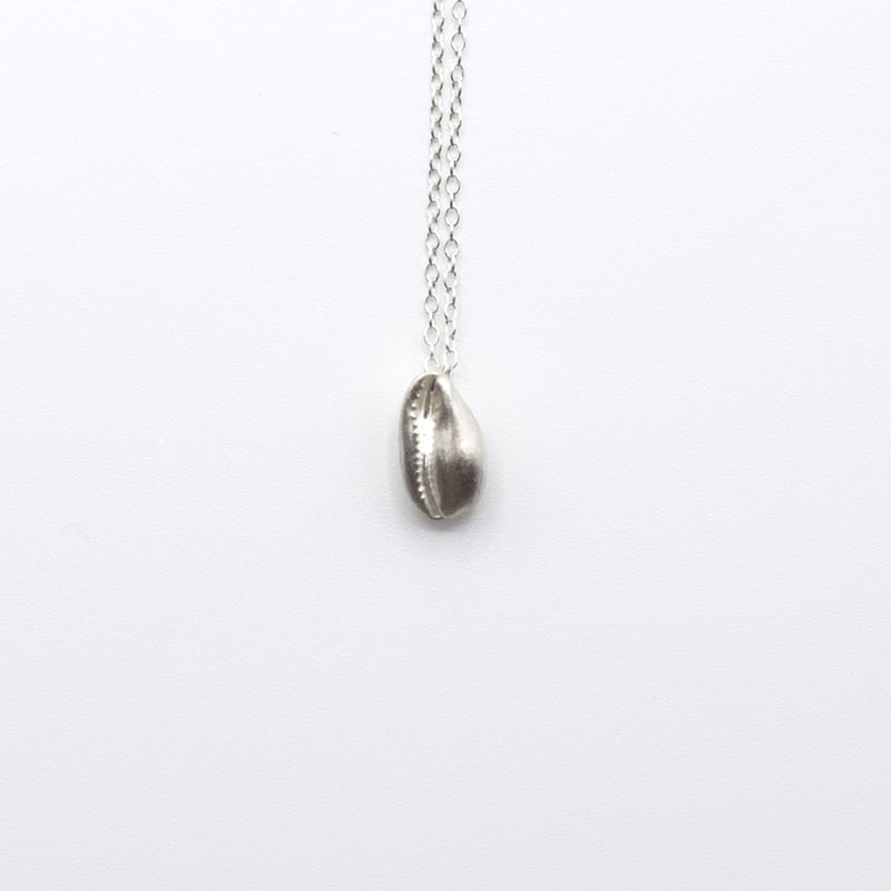 Bisho necklace 05 タカラガイ | Bisho online shop