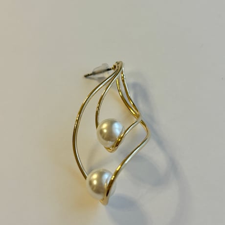 パールフワットピアス