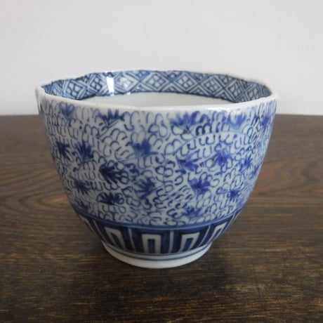 伊万里染付松竹梅図姫猪口　骨董　古伊万里　豆猪口　6R1243wダS 伊万里染付松竹梅図姫猪口 骨董 古伊万里 豆猪口 6R1243wダS 【公式通販】
