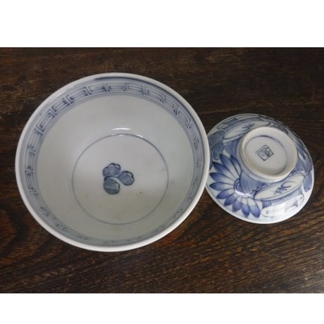 古伊万里　染付　蓮花文　蓋付き茶椀A　江戸期
