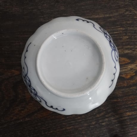 伊万里　染付　草花文絵窓小皿1