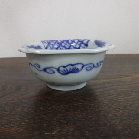 伊万里　染付　山水・賢人文小鉢A　大正～昭和初期