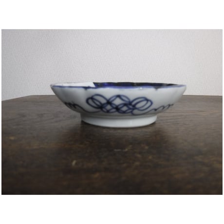 伊万里　染付　草花文絵窓小皿1