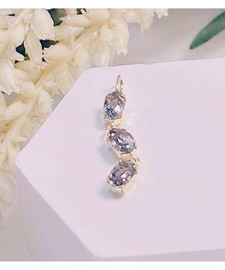 3630 K18YG 3X5 0.7ct スピネルペンダントトップ
